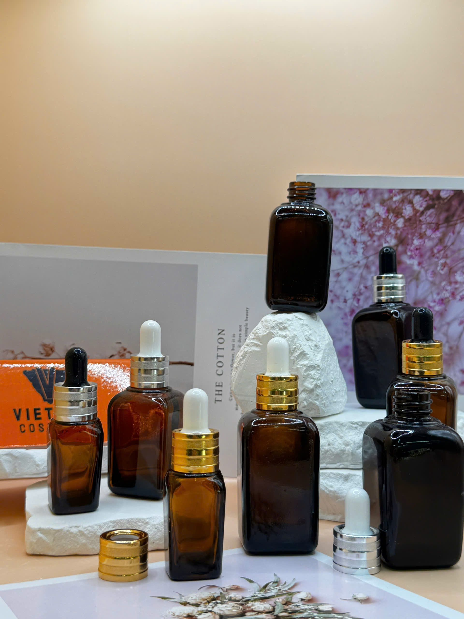 Chai Tinh Serum Nâu Vuông - Khoen Vàng - bạc cát sang trọng